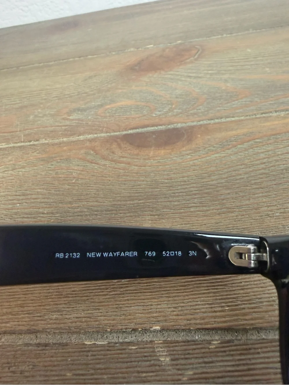 Ray-Ban RB2132 New Wayfarer Red & Black Sunglasses Made in Italy Great Condition